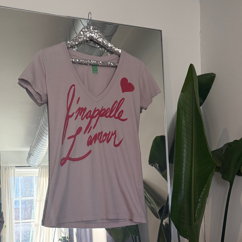 J’mappelle L’amour French Graphic Tee by Spark in The Dark Urban Outfitters - Picture 2 of 12